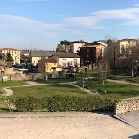 La Casa Della Ada 3* Кастельнуово-дель-Гарда